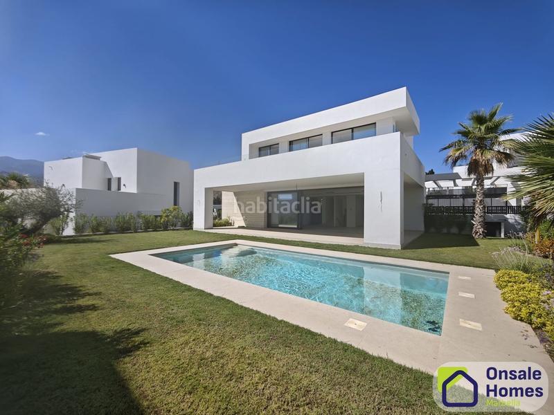 Foto d444ace4-f085-421e-b20c-2f13d9ac6d70. Chalet en urbanizacion finca (la) 18 en Río Real Marbella