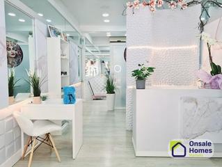 Location Local commercial à Avenida ricardo soriano 5