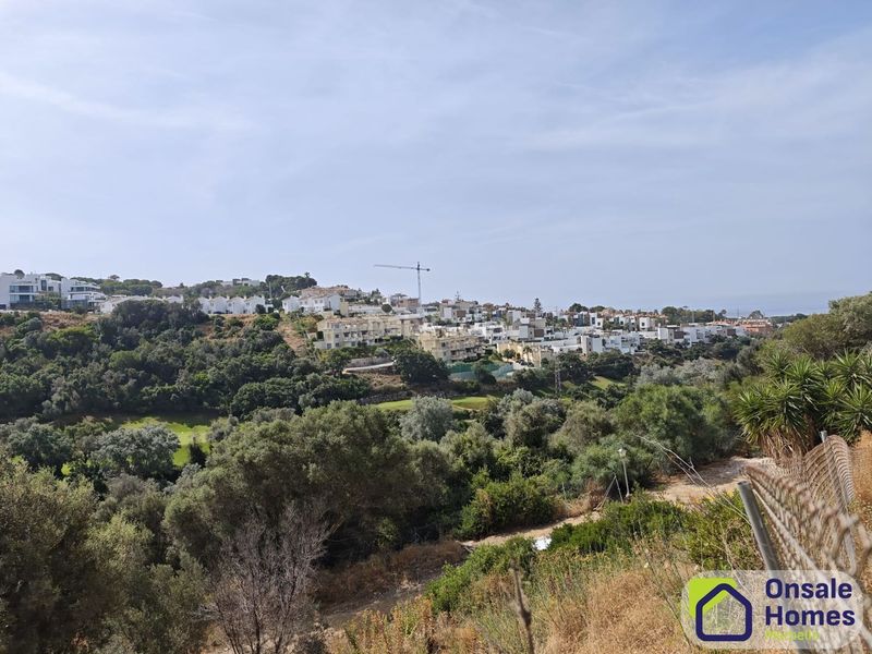 Foto 458dd1fc-b80a-42a1-b491-0f588e82c0b8. Finca rústica en avenida la reserva de Marbella 0 en Marbella