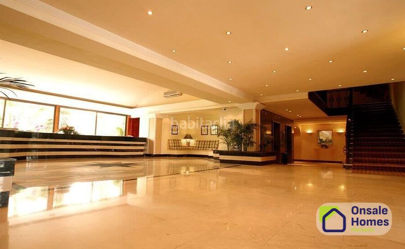 Foto d060e660-c911-4f21-807c-3c8c6b217630. Apartament amb aparcament a Las Brisas Marbella