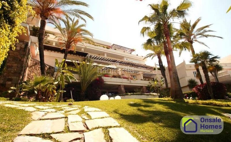 Foto 3fe73d15-7f15-4e9e-b94a-540fea3157db. Apartament amb aparcament a Las Brisas Marbella