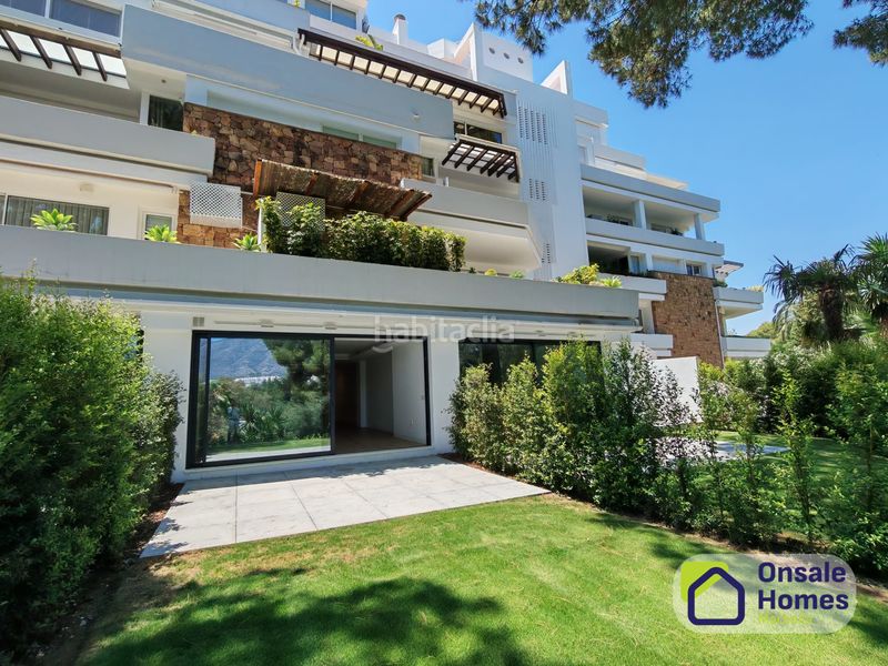 Foto ba5f2db0-9a48-45cd-8727-3d2819fee0ed. Apartament amb aparcament a Las Brisas Marbella