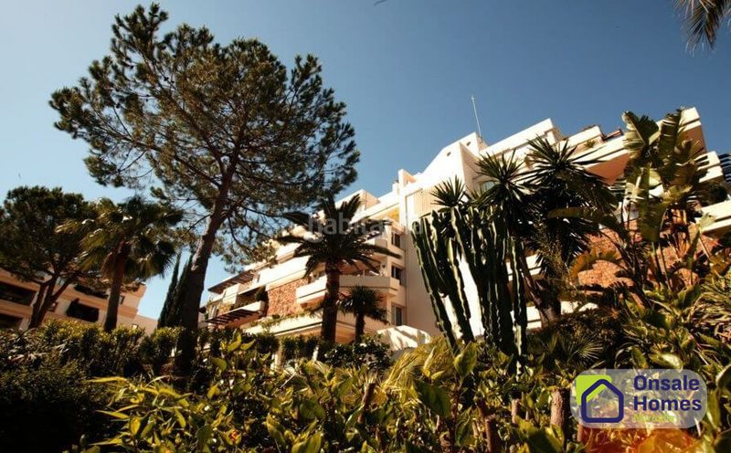 Foto 149d1fc6-8da1-4cc8-bbc3-4341ca510acc. Apartament amb aparcament a Las Brisas Marbella