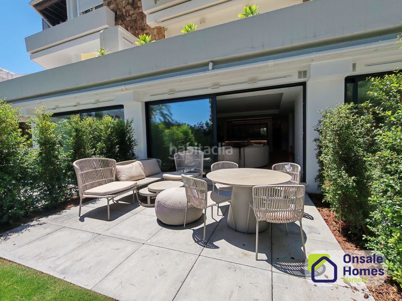 Foto 306bd26a-542a-4b10-854e-b6fe6a6ab2b8. Apartament amb aparcament a Las Brisas Marbella