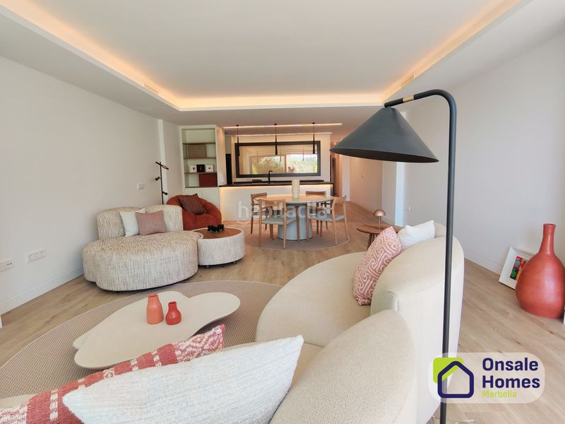 Foto cbecf9a1-9a4a-44a8-90ac-5f3d5394d922. Apartament amb aparcament a Las Brisas Marbella