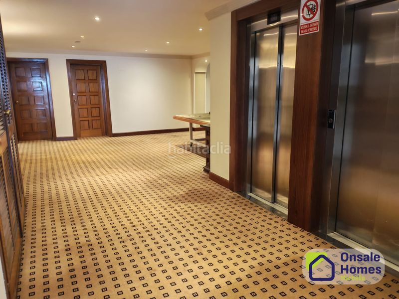 Foto da8fd03b-2cc1-4aee-a988-87146a4ded85. Apartament amb aparcament a Las Brisas Marbella