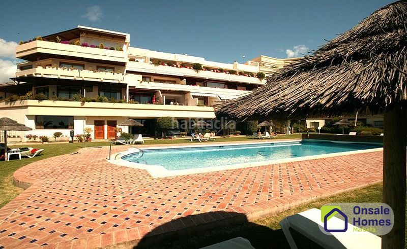 Foto 8bf4ca27-ef94-48a2-9ea2-39c1635a5f96. Apartament amb aparcament a Las Brisas Marbella