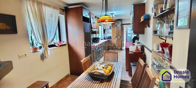 Foto aae501a8-938c-4634-904a-5a15b71b379d. Xalet amb aparcament piscina a Río Real Marbella