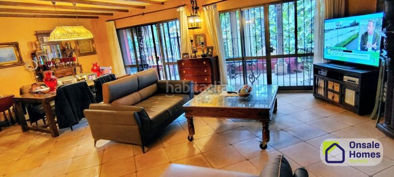 Foto f1ea171a-62bf-4a22-b1a7-d7b2c7bbf34c. Xalet amb aparcament piscina a Río Real Marbella