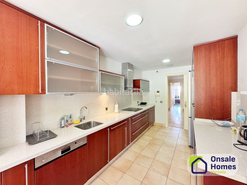 Foto 48ec3598-05ce-448e-b41c-15c7bf4fb699. Flat with parking pool in Sierra Blanca Marbella