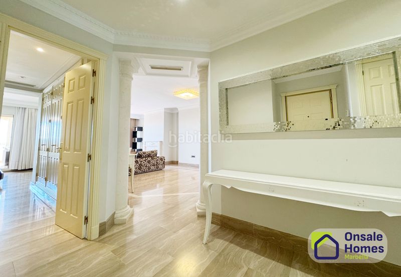 Foto 789033e9-2479-43a9-b201-0e8ed3cbcc68. Flat with parking pool in Sierra Blanca Marbella
