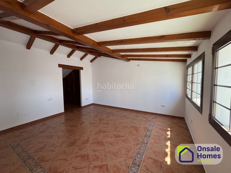 Foto 5eddb84f-4443-4a40-aa7c-5387ea0c2d35. Casa adossada amb aparcament piscina a Huerta Belón - Calvario Marbella