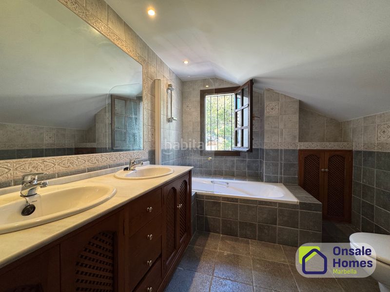 Foto a1fe65c7-6672-4518-b986-66d1dd07f783. Casa adossada amb aparcament piscina a Huerta Belón - Calvario Marbella