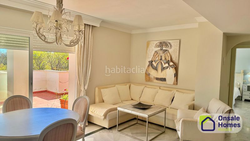 Foto b5a7877a-499a-4cbd-8a1b-3bfd392faa61. Àtic amb aparcament piscina a La Dama de Noche - La Alzambra Marbella