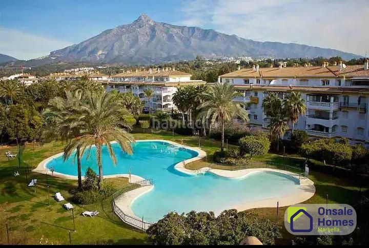 Foto c0abe412-a331-463a-82c7-c651a056308b. Àtic amb aparcament piscina a La Dama de Noche - La Alzambra Marbella