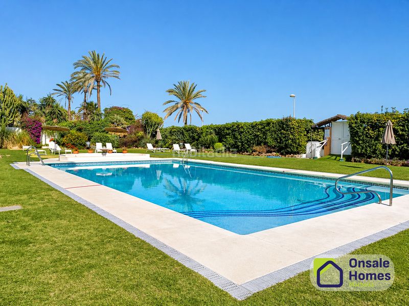 Foto 3e3ae48c-a8d8-42ac-8751-4fcb32291e71. Pis amb aparcament piscina a Puerto Banús Marbella
