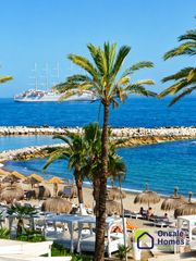 Pis  Urbanización el rodeo. Exclusivo apartamento en primera línea de playa en puerto banús,