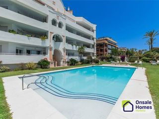 Appartement  Urbanización el rodeo. Exclusivo apartamento en primera línea de playa en puerto banús,