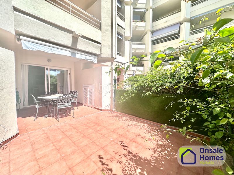 Foto 4a8f5736-7d3a-47dd-bc80-4a52a0a3ef76. Flat with parking pool in La Carolina - Guadalpín Marbella