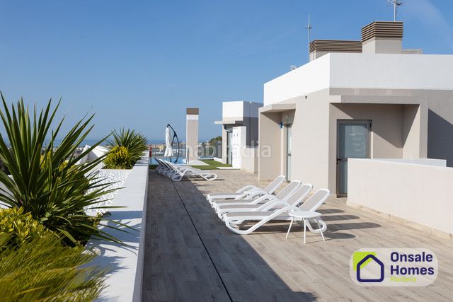 Foto db0ac09e-8bfc-43ef-ac16-7009a0723473. Lloguer àtic amb aparcament piscina a Rodeo Alto - Guadaiza - La Campana Marbella