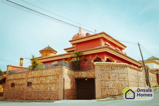 Chalet  Urbanizacion pueblo don silverio. Se vende exclusivo chalet independiente, mijas