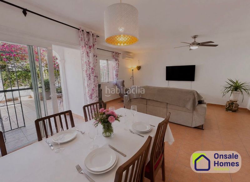 Foto 0aca5ea5-5039-4403-a9ee-3a322edb0d63. Casa adossada amb aparcament piscina a Los Pacos Fuengirola