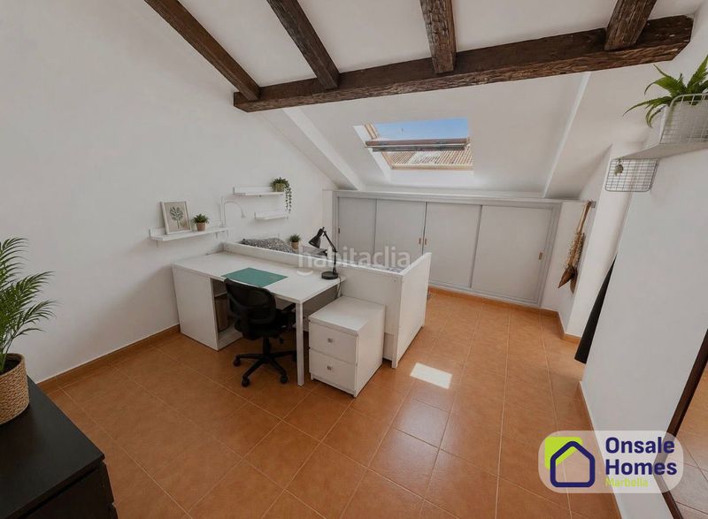 Foto 2f4ce746-73d2-4886-9a54-e1b9cbef6f8c. Casa adossada amb aparcament piscina a Los Pacos Fuengirola
