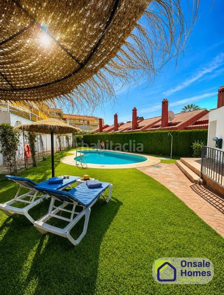 Foto 349d9b02-2a9d-4da7-8408-2852570f27c6. Casa adossada amb aparcament piscina a Los Pacos Fuengirola