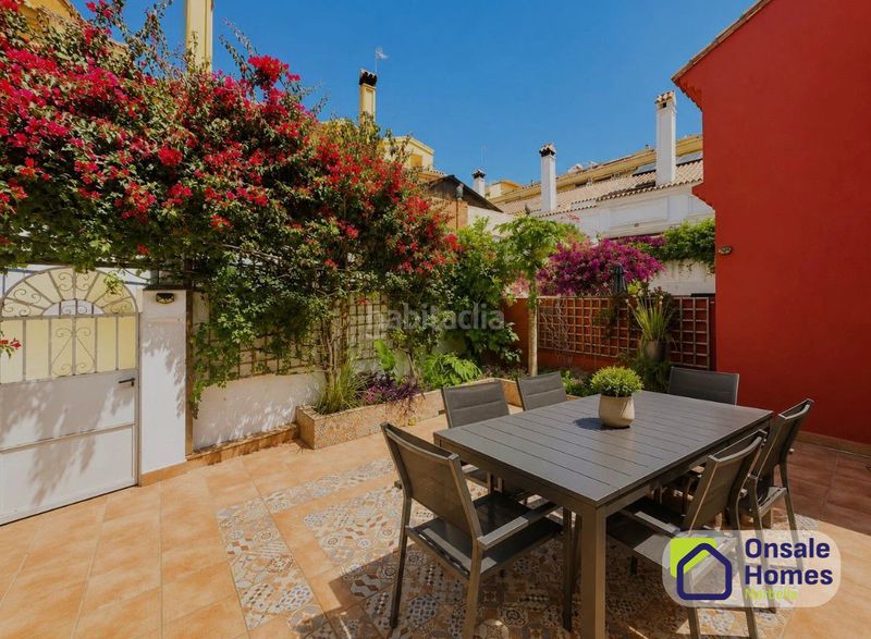 Foto 55d6c142-c9cf-45df-9585-9758aa63c455. Casa adossada amb aparcament piscina a Los Pacos Fuengirola
