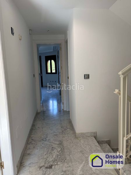 Foto 2f7086e8-9319-428d-a87a-2df17382d606. Casa adossada amb xemeneia aparcament piscina a Nagüeles Alto Marbella