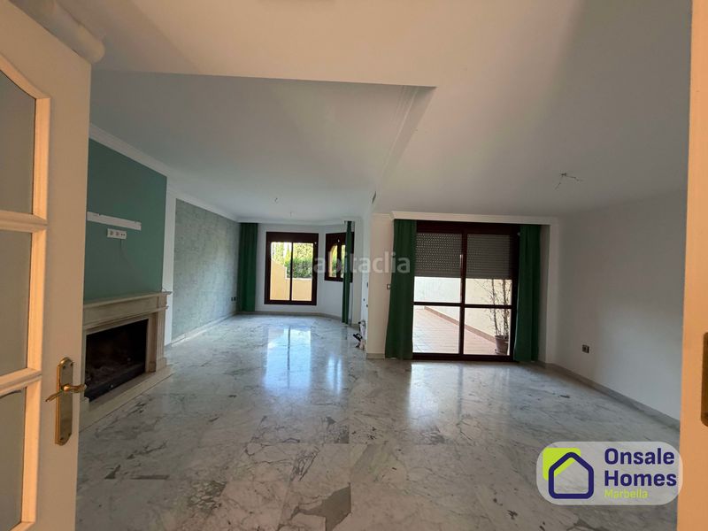 Foto 7503a420-1446-4568-b8eb-100e7993d23c. Casa adossada amb xemeneia aparcament piscina a Nagüeles Alto Marbella