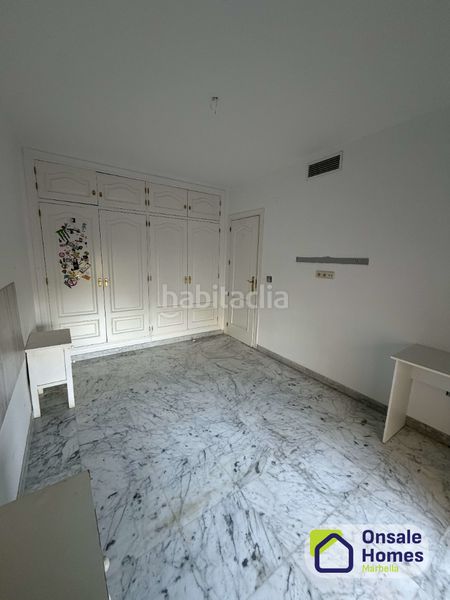 Foto 7a3099c1-862f-41ef-9476-c27436452f64. Casa adossada amb xemeneia aparcament piscina a Nagüeles Alto Marbella