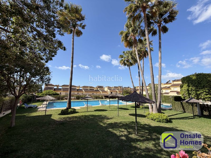 Foto 85d1e280-0207-4368-9496-7507ec612c03. Casa adossada amb xemeneia aparcament piscina a Nagüeles Alto Marbella