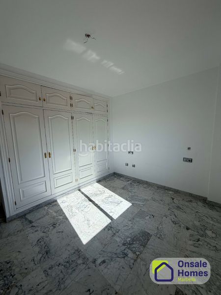 Foto cfd94387-3948-42e8-9ded-2a69762ac8c1. Casa adossada amb xemeneia aparcament piscina a Nagüeles Alto Marbella