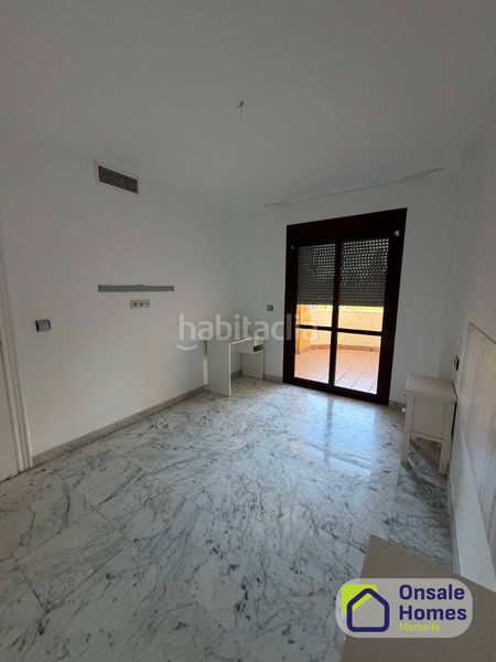 Foto e580af4f-a82f-429d-b4ac-c354c0a0592c. Casa adossada amb xemeneia aparcament piscina a Nagüeles Alto Marbella