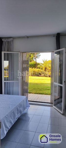 Foto 52544333-892f-49af-a914-cf0927507972. Apartament amb xemeneia aparcament piscina a Río Real Marbella