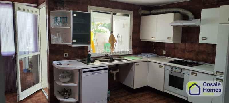 Foto 6ff145dc-b6aa-4c53-8a11-3e218d79029d. Apartament amb xemeneia aparcament piscina a Río Real Marbella