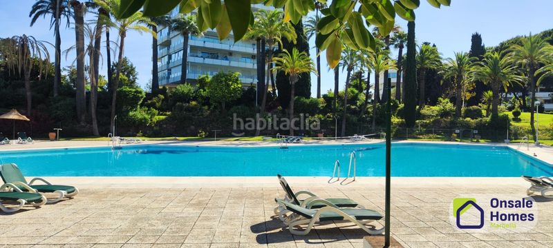 Foto 8fd922ad-8837-47b4-9da2-c051ade26c71. Apartament amb xemeneia aparcament piscina a Río Real Marbella