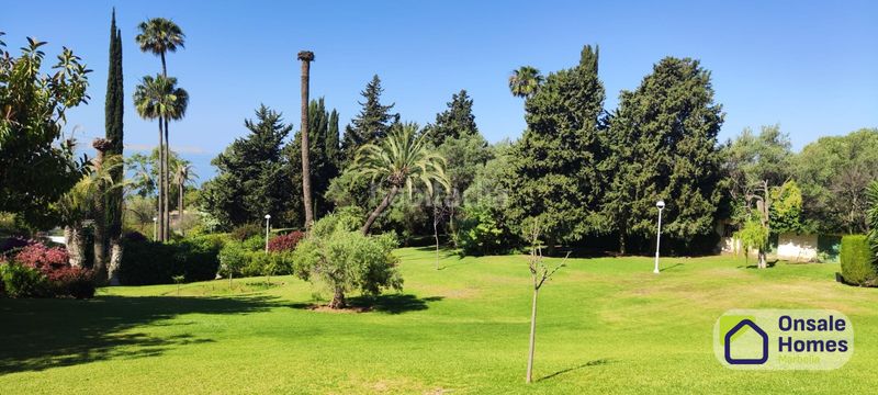 Foto a29b5ad6-fa88-491d-a3dd-06a3a7f030e9. Apartament amb xemeneia aparcament piscina a Río Real Marbella