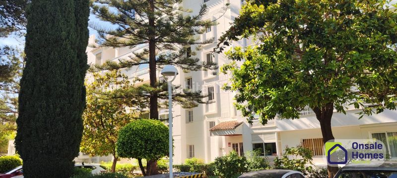 Foto c31594db-d5cc-423e-8df5-46b774b83a77. Apartament amb xemeneia aparcament piscina a Río Real Marbella