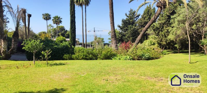 Foto c9dd4a27-cbdb-4be7-b150-c0bda6da5576. Apartament amb xemeneia aparcament piscina a Río Real Marbella