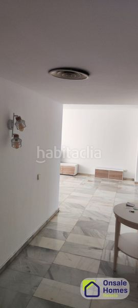 Foto d0f005f0-89a9-45e4-9881-a1cc88ae23ae. Apartament amb xemeneia aparcament piscina a Río Real Marbella