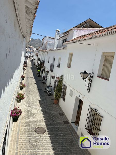 Foto 817e0a7b-b5fd-4a0a-a788-4594152f42a0. Casa aparellada amb aparcament a Mijas pueblo Mijas