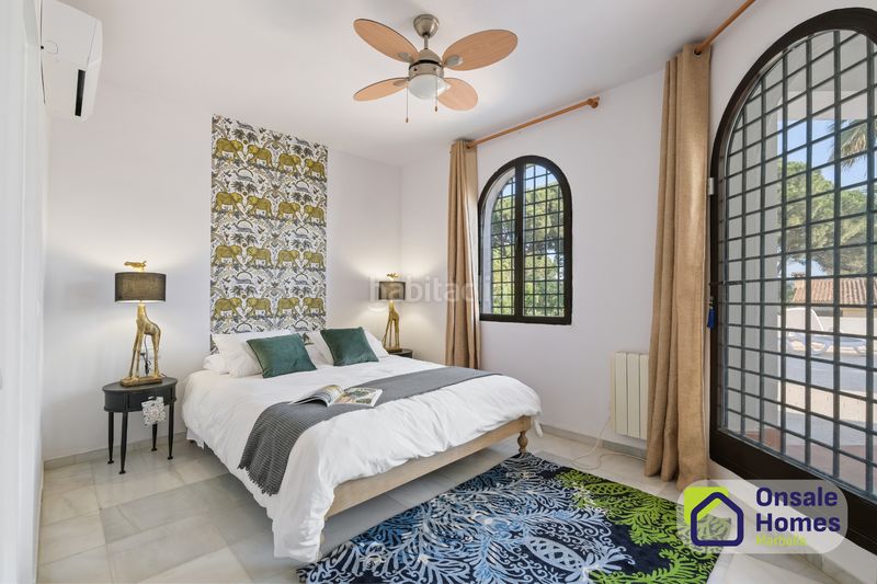 Foto 4281d4f3-6da9-43b0-ad98-3da076ac81d0. Chalet en Cabopino - Artola Marbella