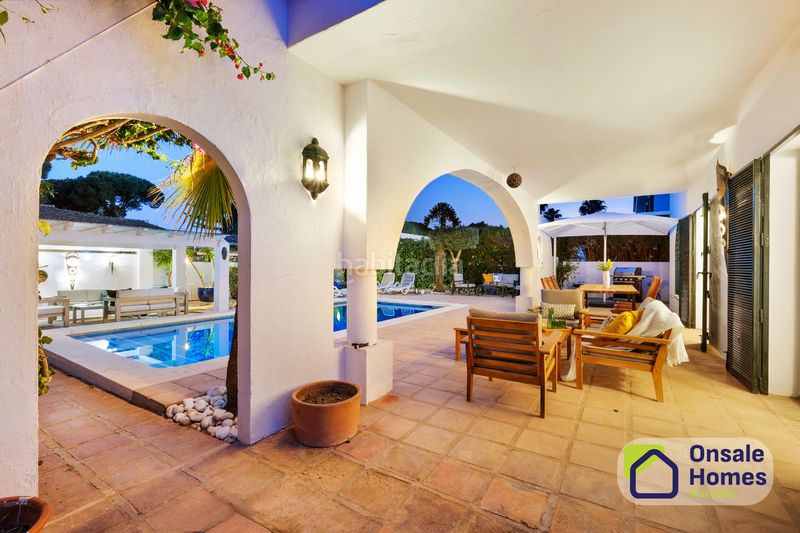 Foto 47c9f26a-23fc-434b-a9a6-624e36efc99a. Chalet en Cabopino - Artola Marbella