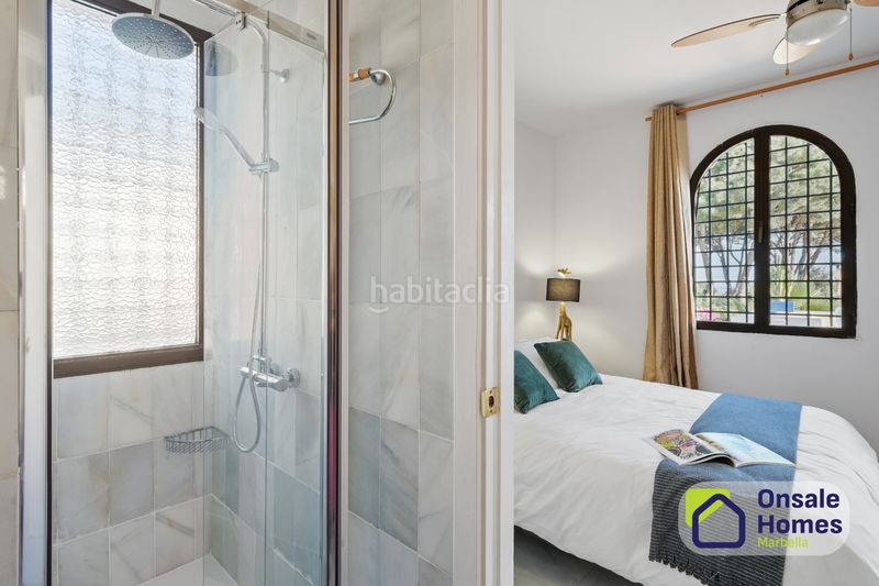 Foto 8bef321f-74b9-41a1-86bf-f8e837a1ec5b. Chalet en Cabopino - Artola Marbella