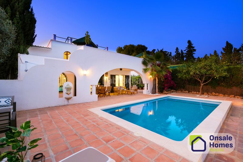 Foto a5bd76b3-a957-4df4-a3b4-cfe2b187ad0d. Chalet en Cabopino - Artola Marbella