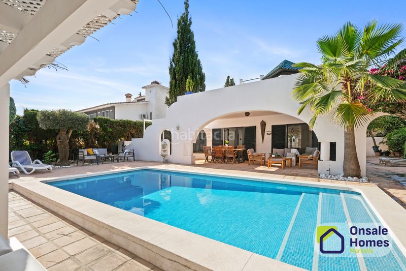 Foto b727d282-331c-4604-bc04-fe628de19894. Chalet en Cabopino - Artola Marbella