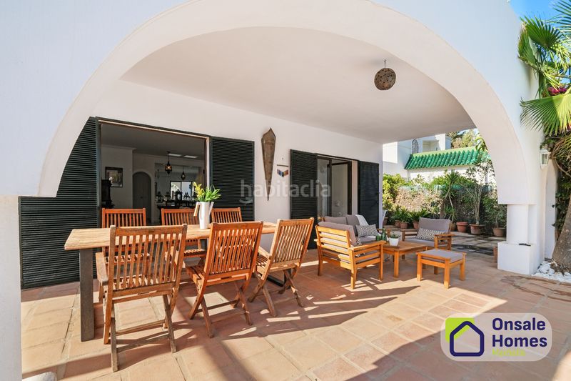 Foto c19c81da-2f78-4c3d-9804-daae455328cd. Chalet en Cabopino - Artola Marbella