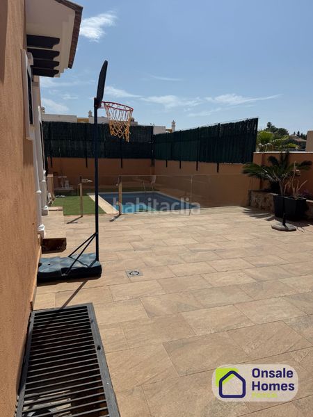 Foto 119b8eb6-1315-480d-bfe6-402051d35131. Casa a schiera con parcheggio piscina in Bello Horizonte - Lindasol Marbella